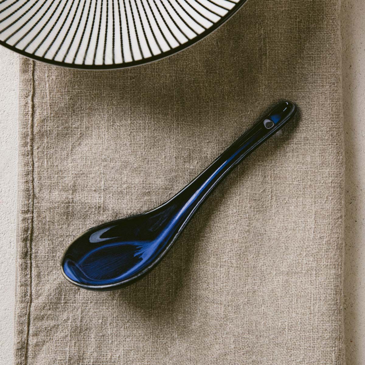Łyżka OKINAWA granatowa ceramiczna do ramenu 16,5 cm