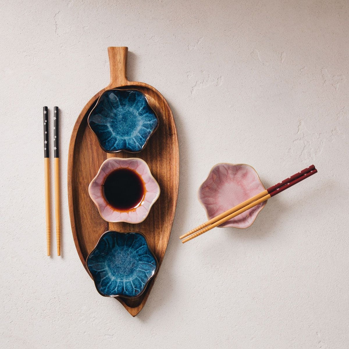 Zestaw SAKURA do sushi różowy w kształcie kwiatka 6 el.